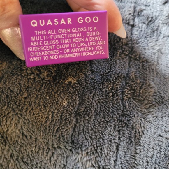 Eye primer and face gloss bundle - Picture 2 of 4